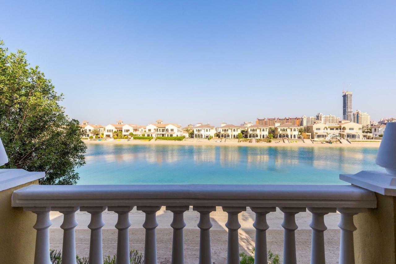 Chic 4Br Villa With Assistant Room And Private Pool On Palm Jumeirah By Deluxe Holiday Homes Dubai Buitenkant foto